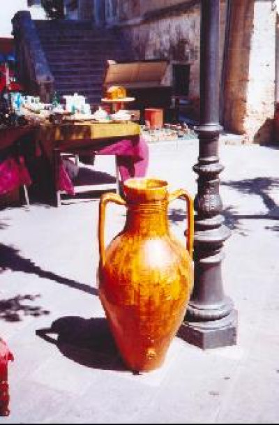 Tricase - piazza Giuseppe Pisanelli - Mercatino delle Pulci, dell'antiquariato Tricase - piazza Giuseppe Pisanelli - Mercatino delle Pulci, dell'antiqua...
